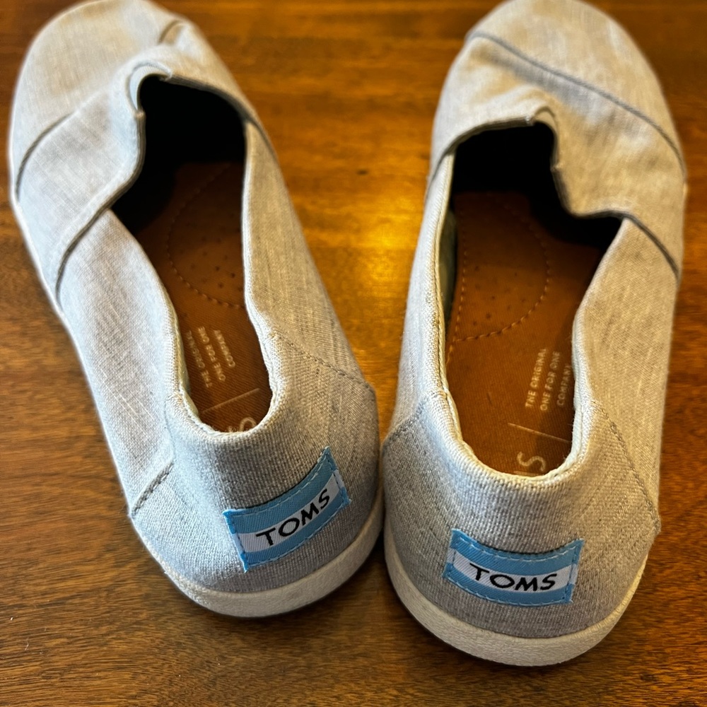 Grey/light blue toms